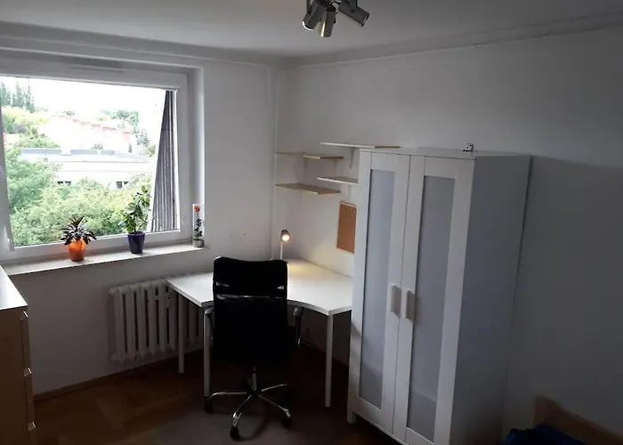 Azyl W Srodku Miasta Апартаменты *